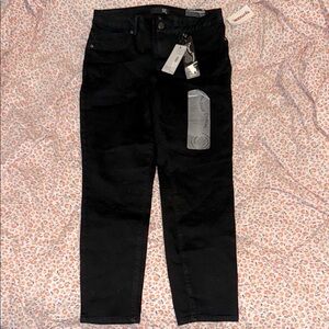 1822 Denim Black Denim Ankle Skinny Jeans